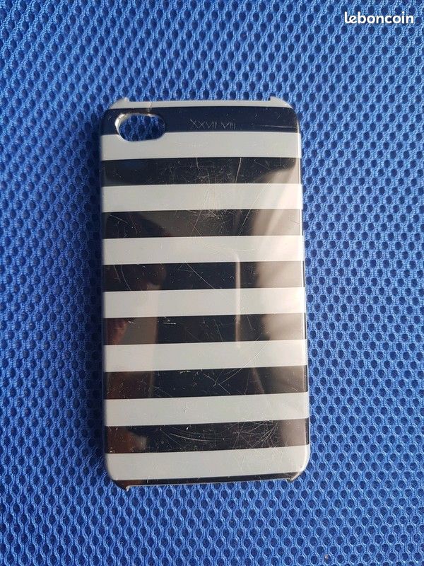 Coque iphone 4 imprimé géométrique noir🚨 jamais servi🚨 (image 1)