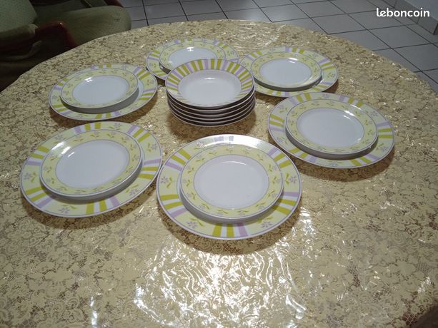 Lot De 5 Assiettes Creuses En Porcelaine Chriss G. Collection - Diamètre 20 Cm, Motif Végétal Blanc, Occasion