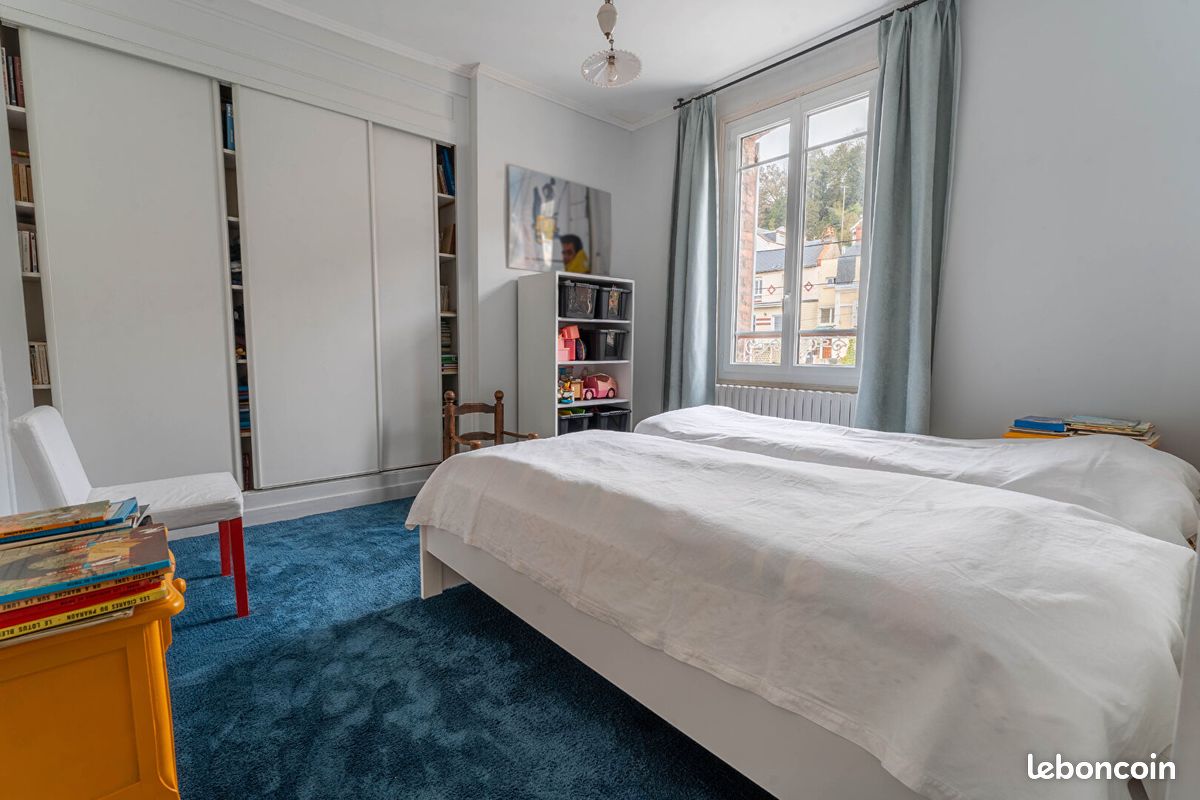Propriété 8 pièces 240 m² (image 7)