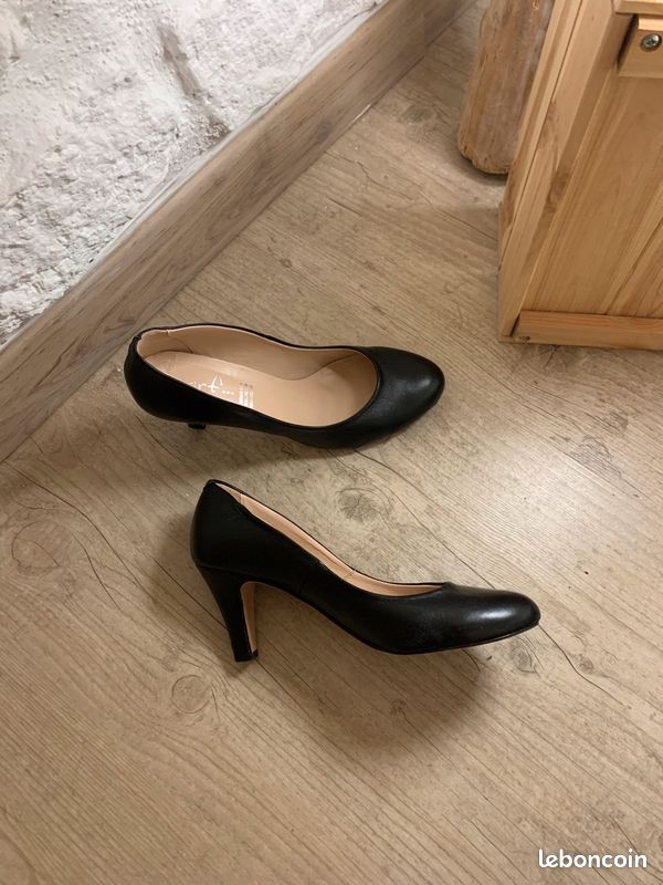 Escarpins noirs (image 1)