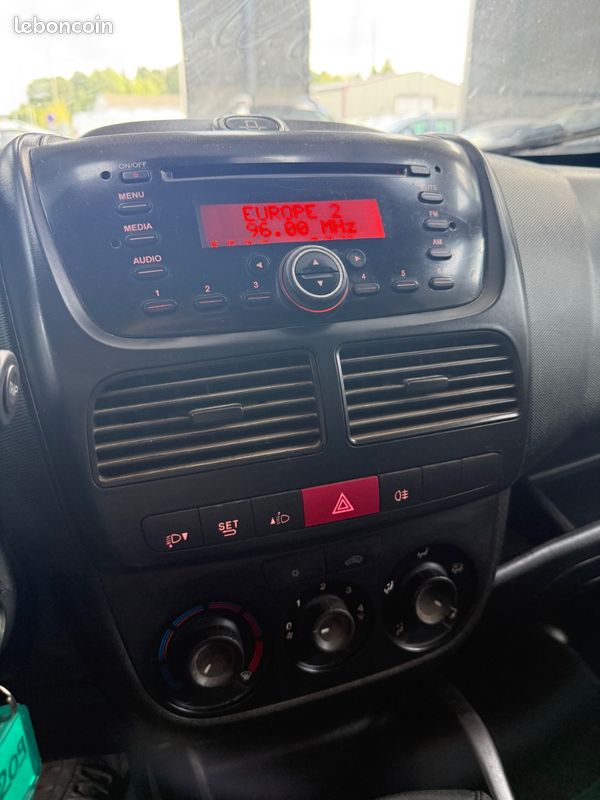 Opel Combo 1.6cdti 90 2eme main vehicule propre (image 10)