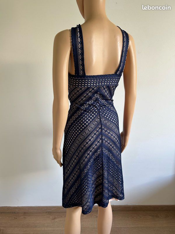 Robe marine et beige en dentelle Anna Field taille 34 TBE (image 8)