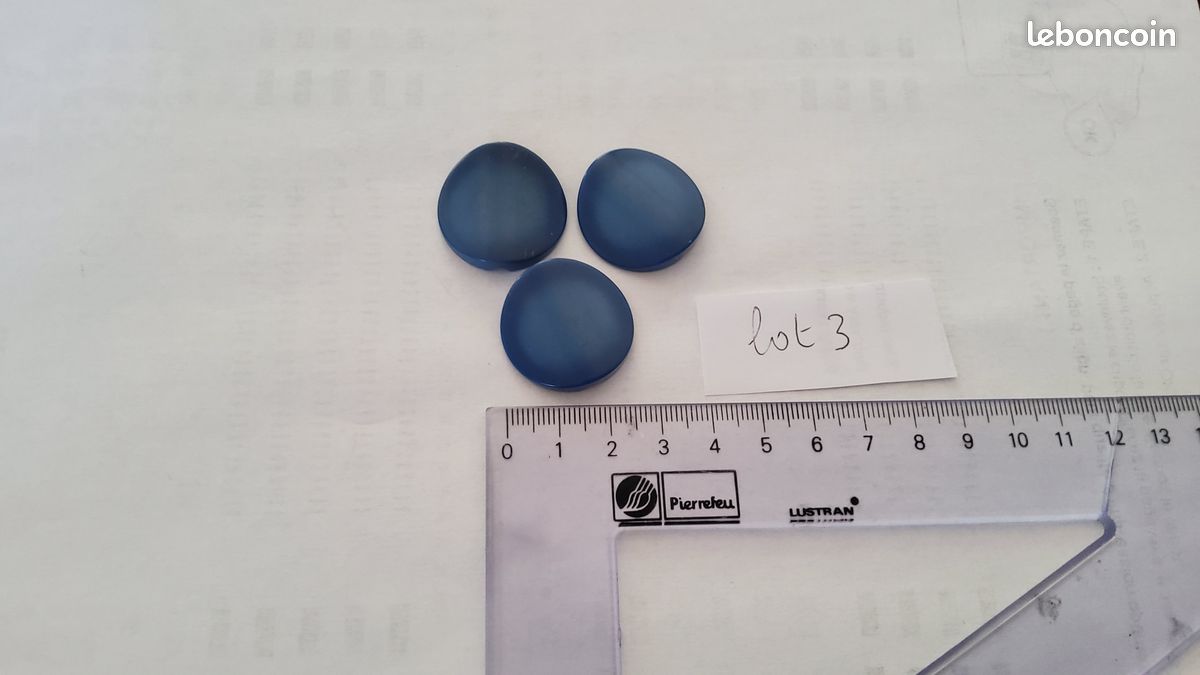 Plusieurs lots de 3 boutons (image 7)