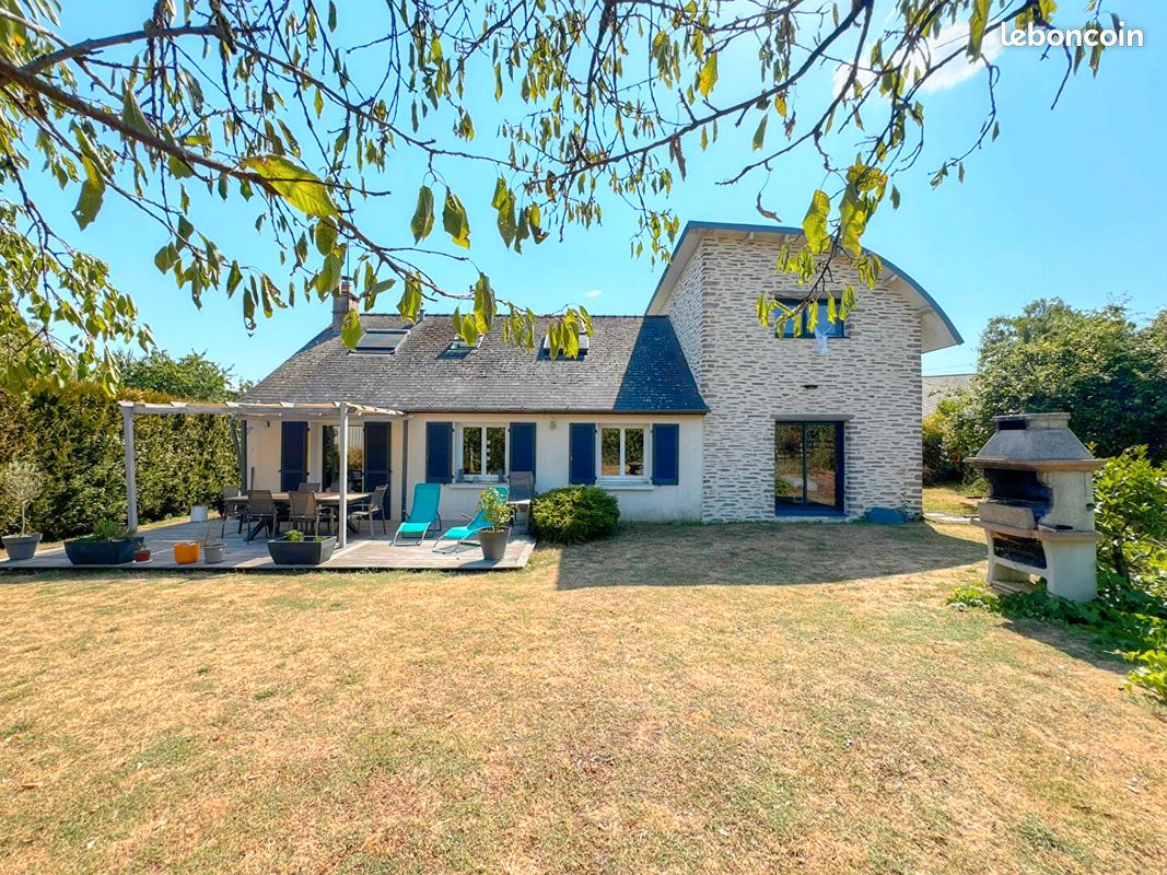 Maison 7 pièces 174 m² · à Écuillé · 174 m² · 389 000 €
