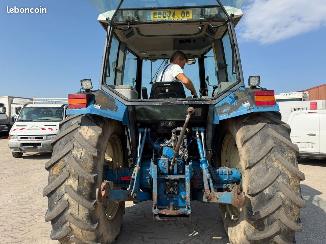 Ford 8240 (image 6)