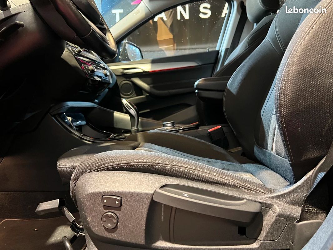 BMW X2 F39 sDrive 18i 140 ch DKG7 Lounge Plus (image 8)