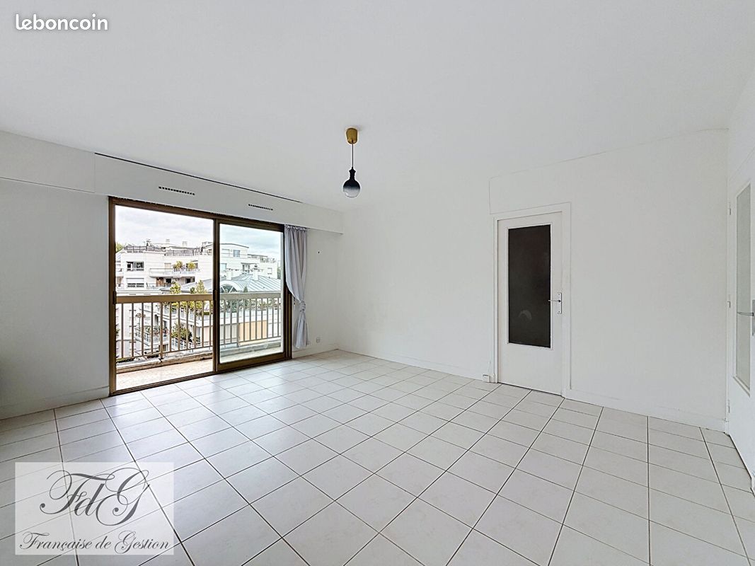 Appartement 1 pièce 33 m² · à Neuilly-sur-Seine · 33 m² · 1 135 €/mois