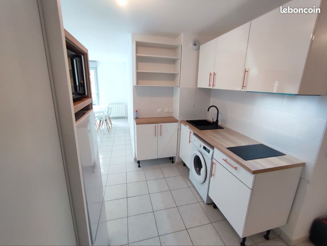 Appartement 2 pièce(s) 47 m²à louer Sainte-foy-les-lyon