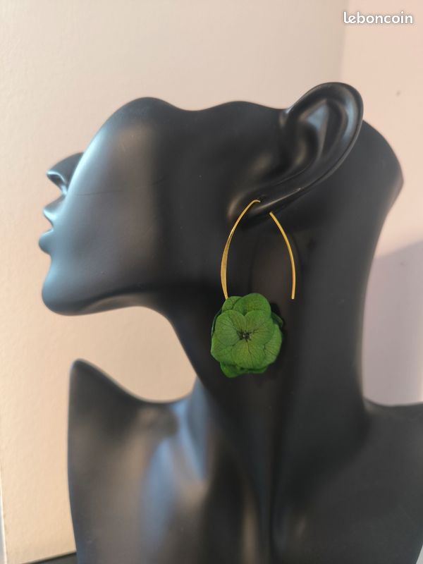 Créoles ouvertes dorés fleurs éternelles vert émeraude fait main (image 1)