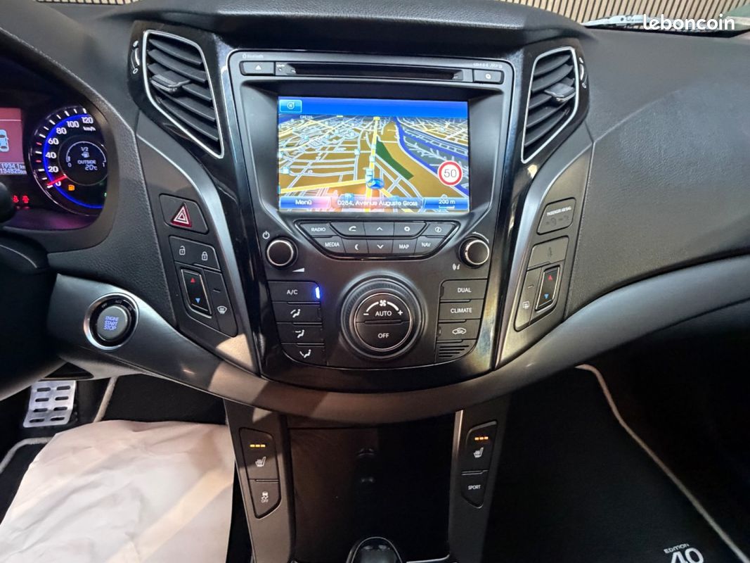 HYUNDAI i40 SW 1.7 CRDi 136 Pack Premium A (image 14)