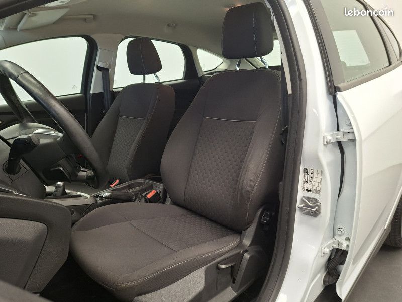 Ford FOCUS 1.0 scti 125 ch 1ère main / Clim Auto / Régulateur / Radar / Bluetooth / (image 15)