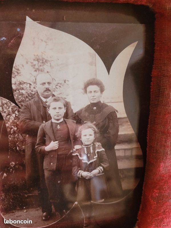 Cadre photo ancien en velours avec photo de famille (image 5)
