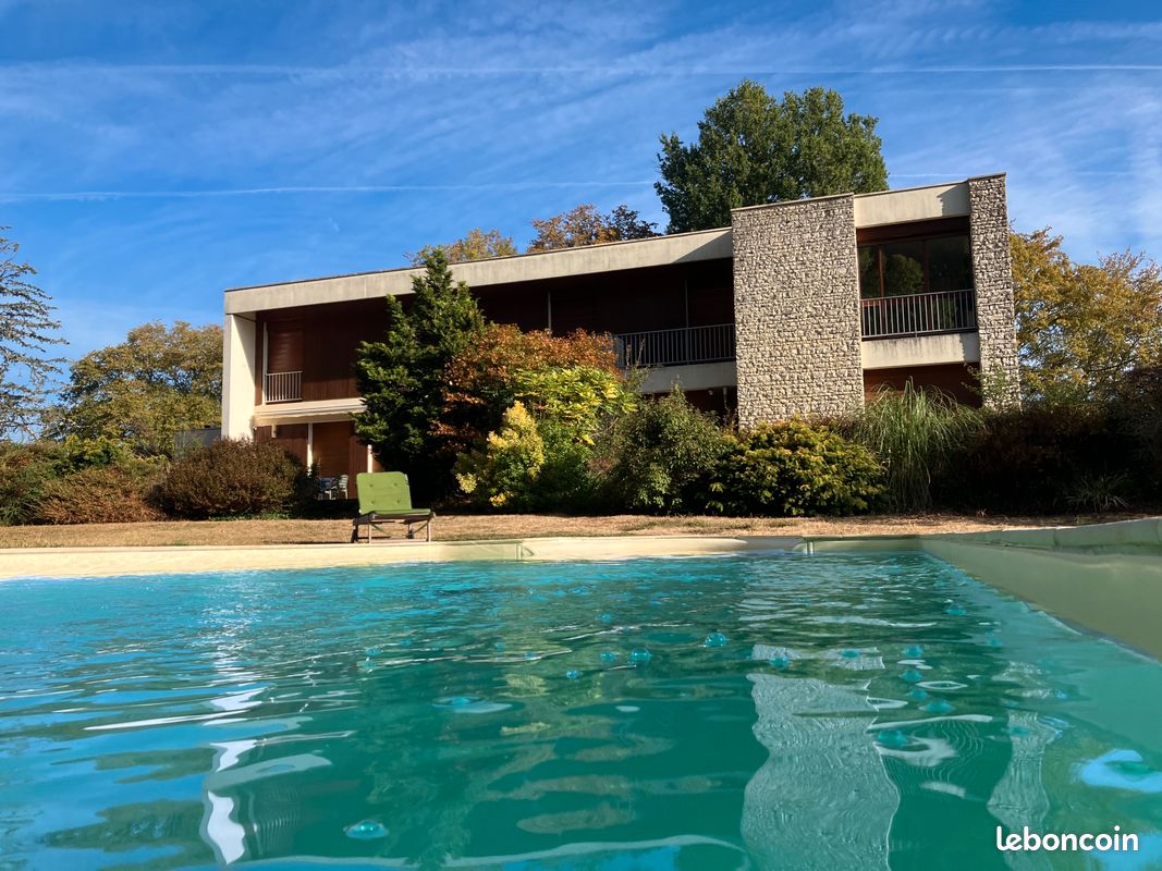 Maison 10 pièces 355 m² · à Fontaine-le-Port · 355 m² · 950 000 €