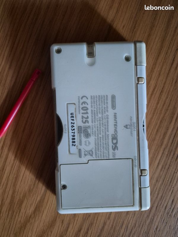 Nintendo DS Lite Blanche Fonctionnelle (Défaut charnière capot) (image 3)