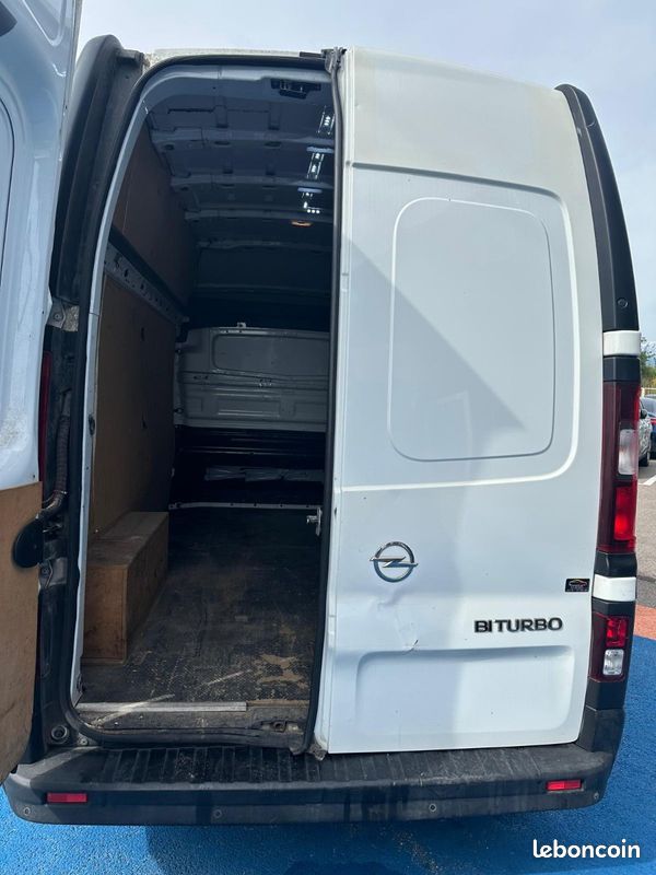 Opel Vivaro B Fourgon/Combi F2700 L1H1 1.6 CDTI 125 CH BTURBO ECOFLEX S/S DESIGN EDITION / RENAULT TRAFIC (image 6)