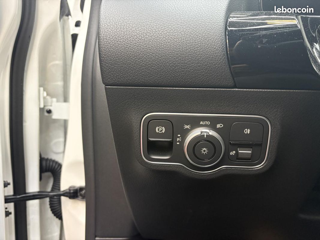 MERCEDES GLA 2.0 200 D 150 PROGRESSIVE LINE 8G-DCT BOITE AUTO / camera / toit panoramique ouvrant (image 30)