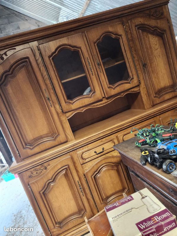 Buffet en bois (image 1)