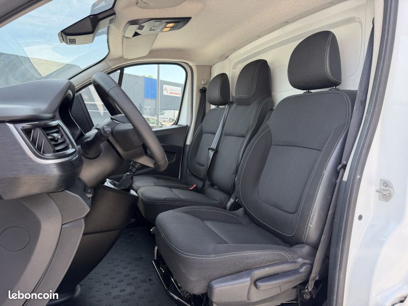 Renault TRAFIC III FG L1H1 3T 2.0 BLUE DCI 130CH GRAND CONFORT - SUIVI RENAULT (image 11)