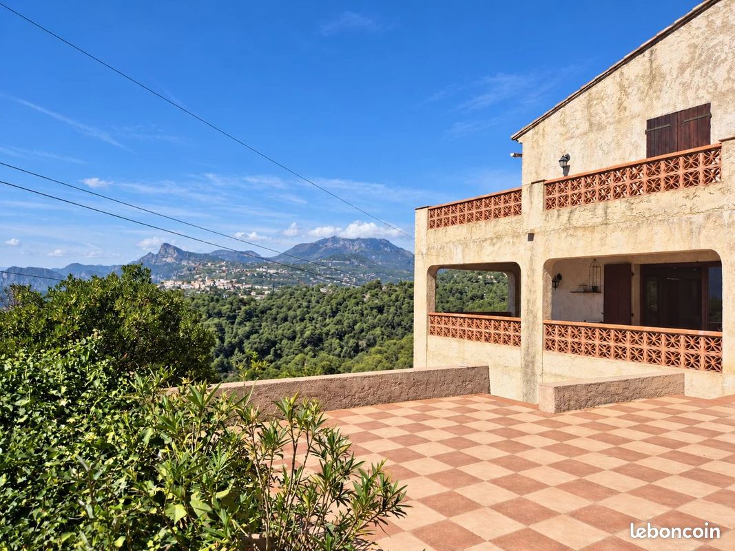 Maison 5 pièces 147 m² · à Saint-Martin-du-Var · 147 m² · 495 000 €