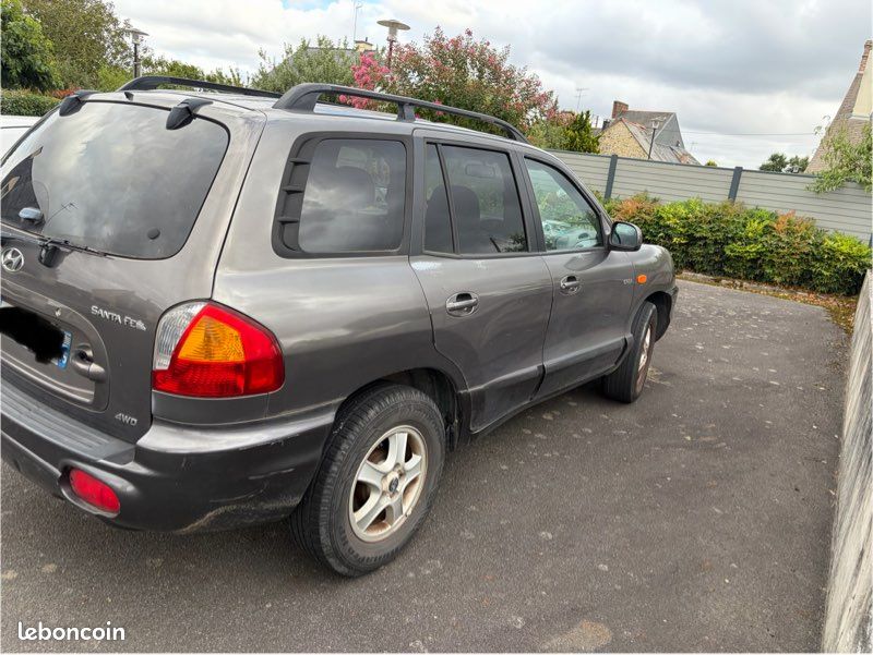 Hyundai Santa Fe (image 2)