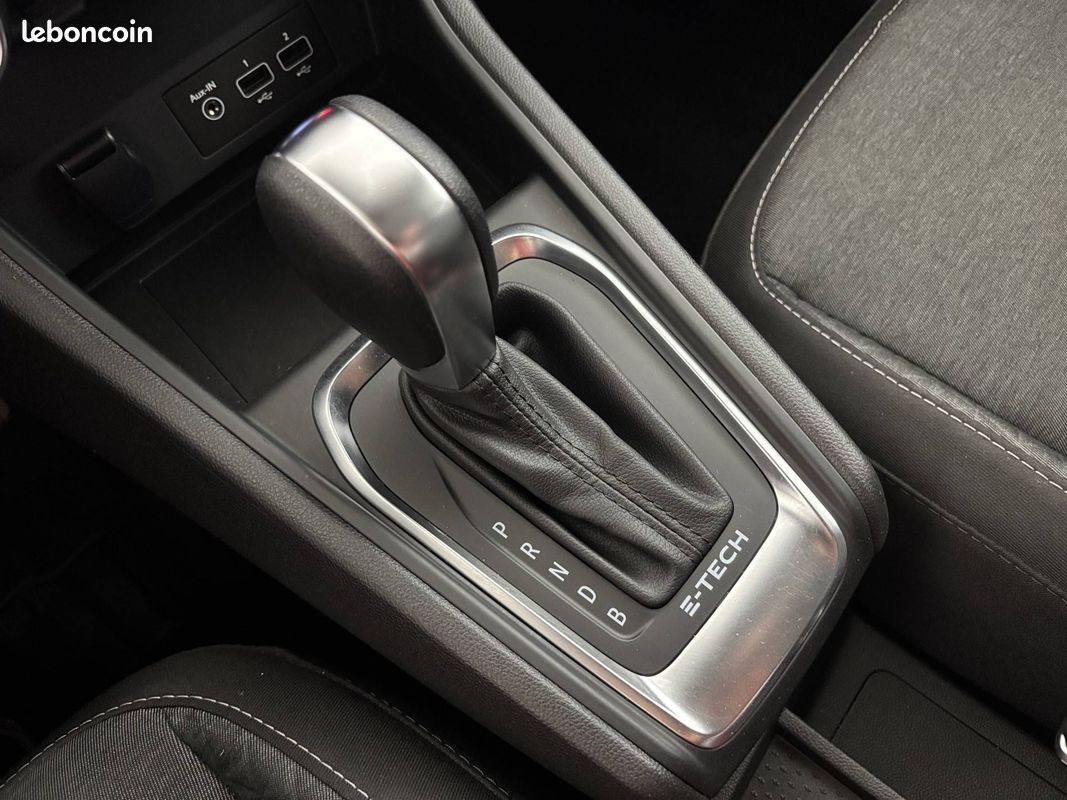 RENAULT Captur E-Tech 145 - 21 Business (image 13)