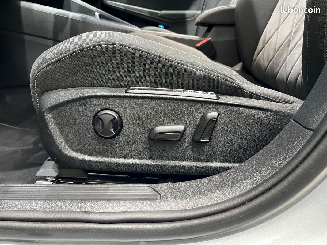 Volkswagen Golf 8 1.5 eTSi STYLE DSG7-150 cv-TOIT OUVRANT-VIRTUAL COCKPIT-CARPLAY-CAMERA DE RECUL (image 24)