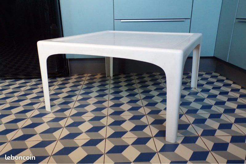 TABLE BASSE FIBRE DE VERRE-1970-DLG AMANTA-Artemide-70x70cm-DESIGN 70-BLANC (image 4)