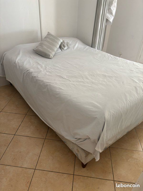 Matelas + sommier (image 1)