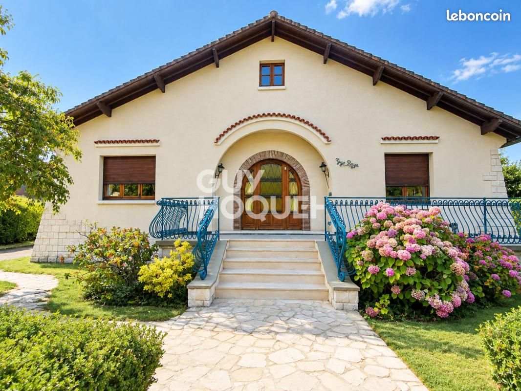Maison 8 pièces 200 m² · à Châteauneuf-en-Thymerais · 200 m² · 310 000 €