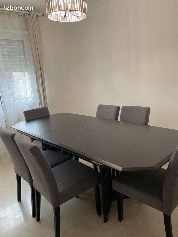 Table de salle à manger avec chaises (image 4)
