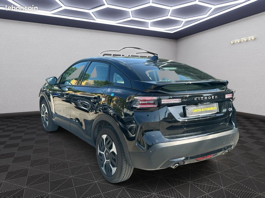 Citroën C4 Berline Plus 130 CV EAT8 Boite AUTO {GARANTIE CITROEN 04/2027 - CARPLAY - CAMERA} (image 3)
