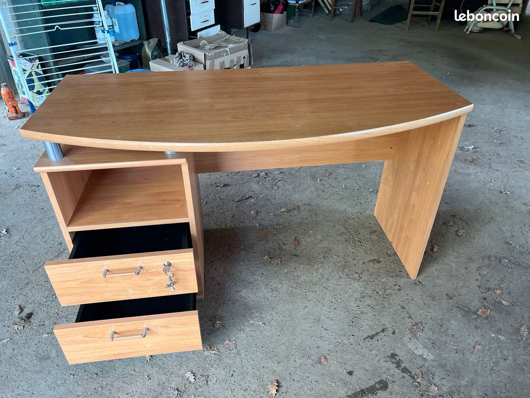 Bureau (image 2)