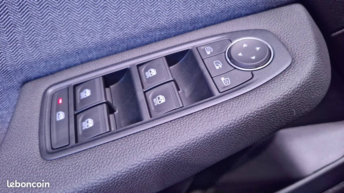 Renault clio e tech full hybrid 145 ch gsr2 techno (image 17)
