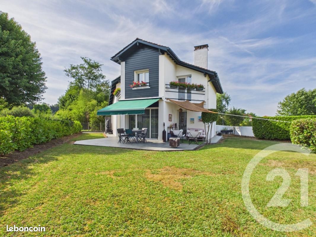 Maison 5 pièces 106 m² · à Ustaritz · 106 m² · 530 000 €