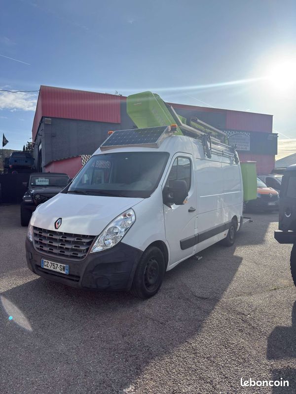 Renault master avec nacelle 2013 (image 1)