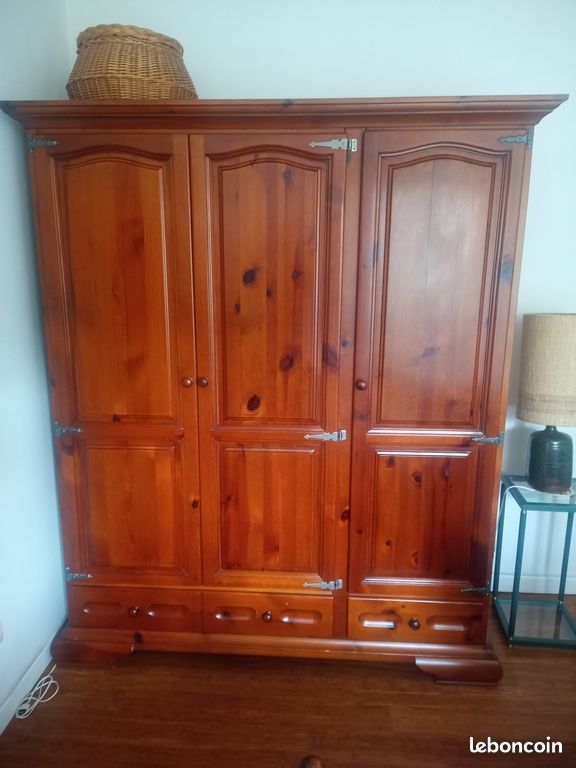 Armoire en pin massif (image 1)