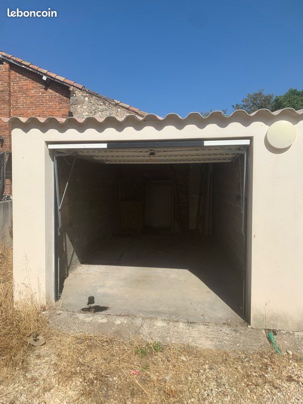 Location garage · à Salindres · 90 €