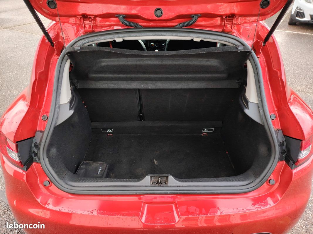 RENAULT CLIO 1.6 TCE 220CH RS TROPHY BVa (image 30)
