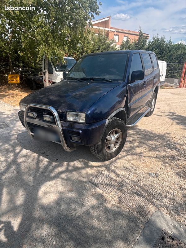 Nissan terano (image 1)