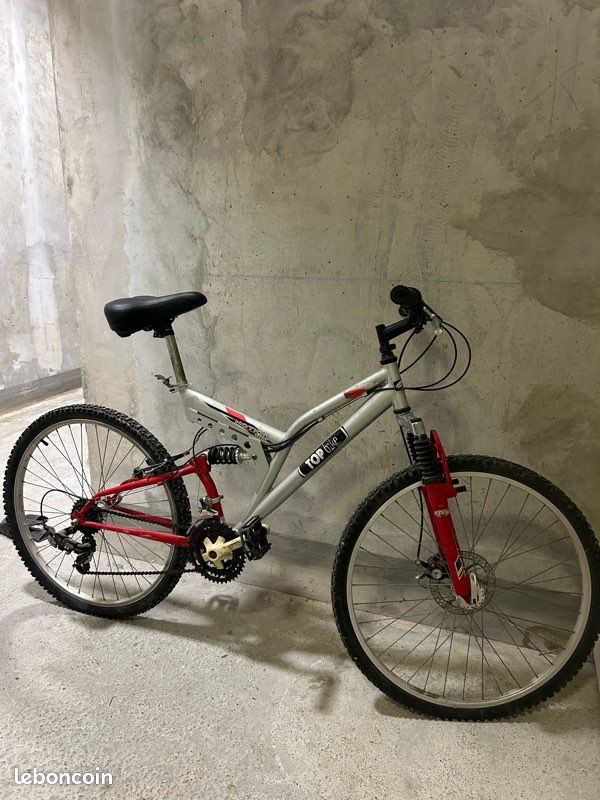 Vélo tout suspendu (image 1)