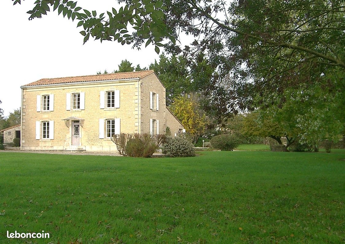 Maison 7 pièces 210 m² · à Coulon · 210 m² · 415 000 €