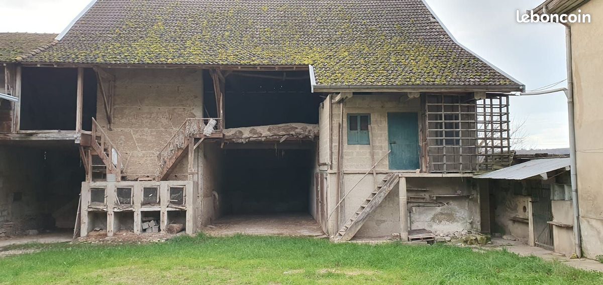 Maison 1 pièce 200 m² · à Saint-Chef · 200 m² · 130 000 €