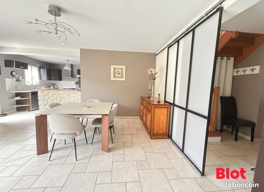 Maison 5 pièces 125 m² · à Saint-Père-Marc-en-Poulet · 125 m² · 449 280 €