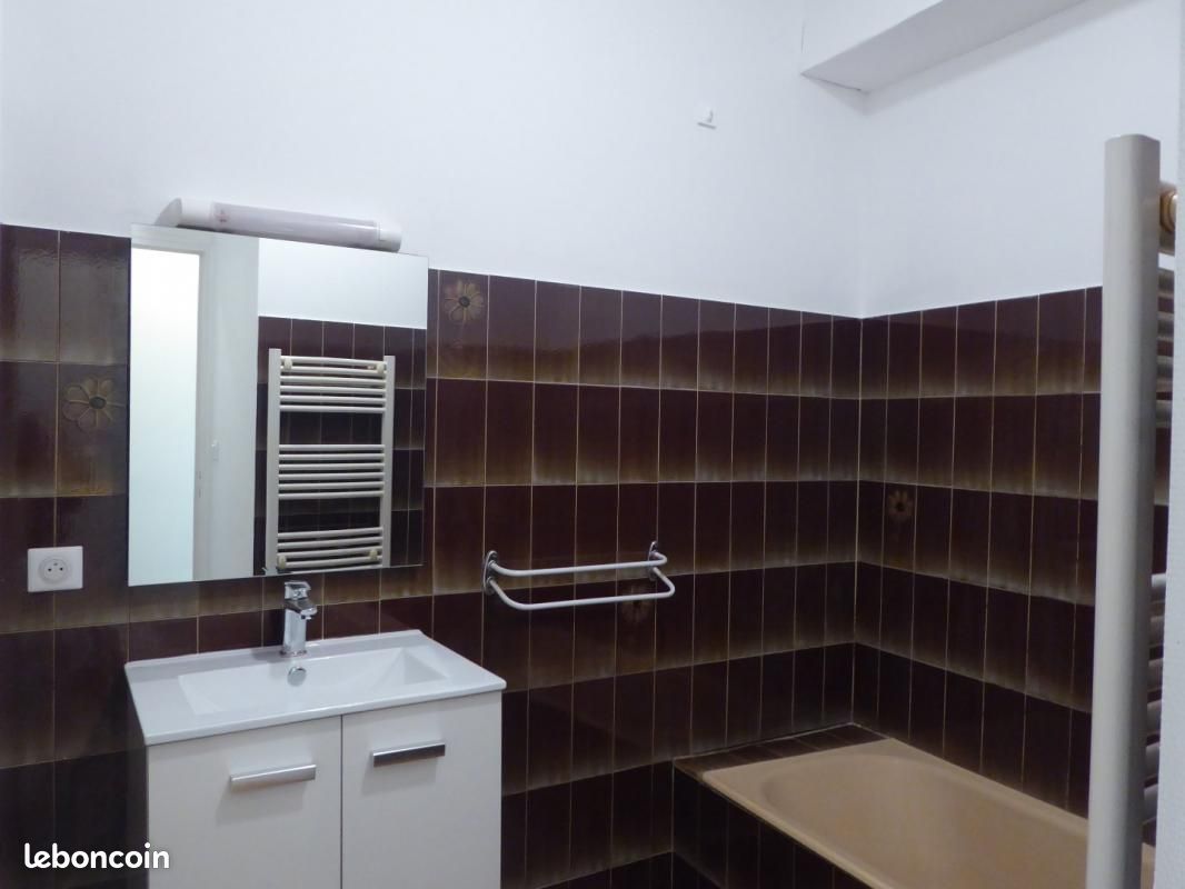 Appartement 3 pièces 70 m² - Hiersac 16290 (image principale 13)
