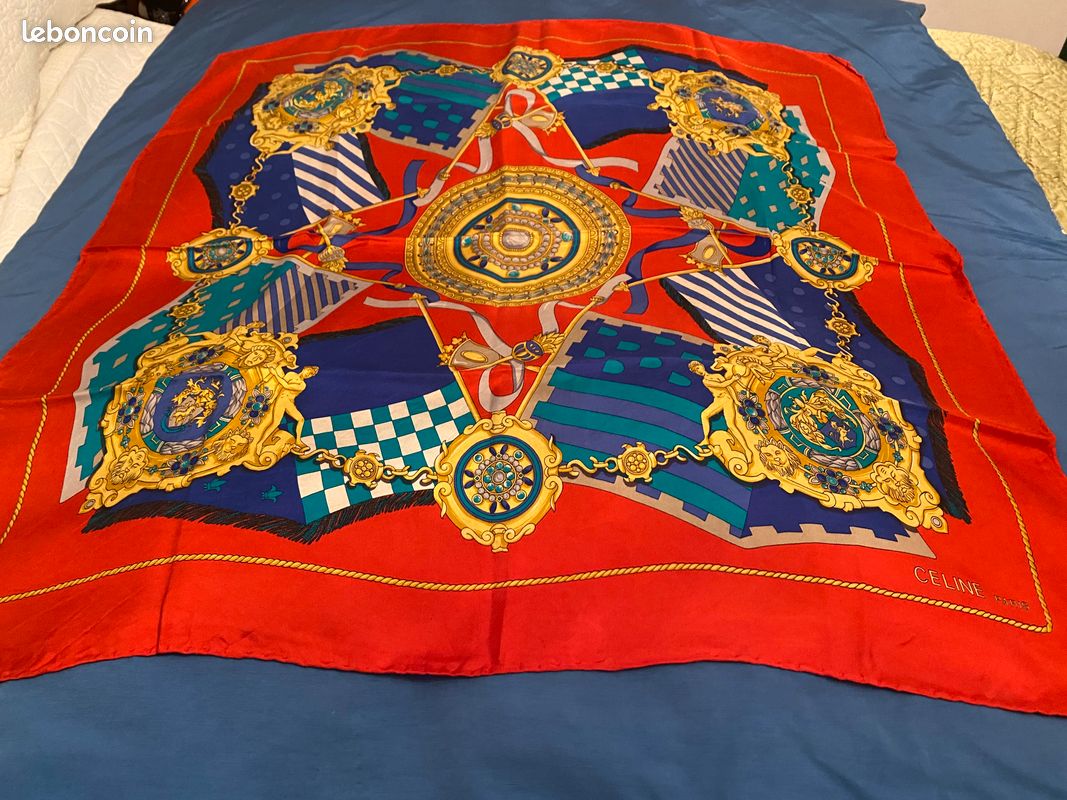 Foulard en soie Céline vintage 86 x 85 cm