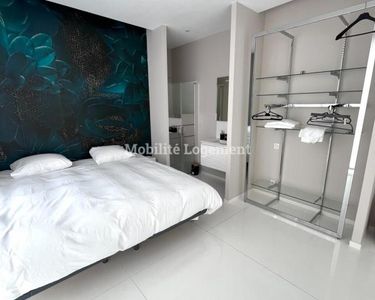 Maison 1 250 000 € - 251 m²