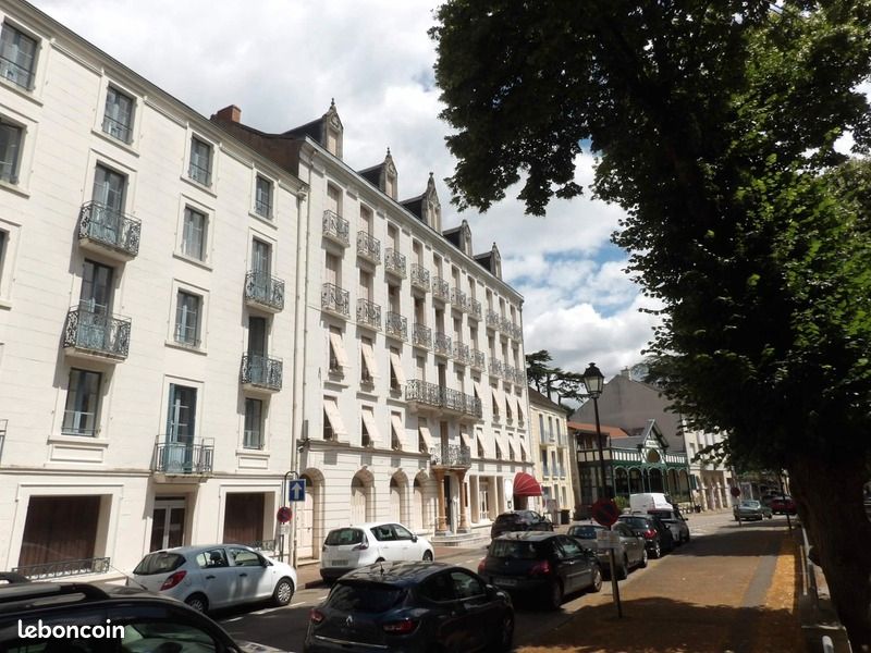 Local commercial 672 m² · à Néris-les-Bains · 672 m² · 495 000 €