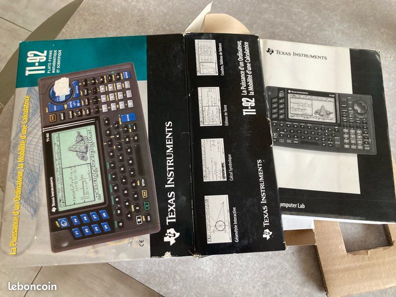Calculatrice scientifique Texas Instrument TI primaire plus