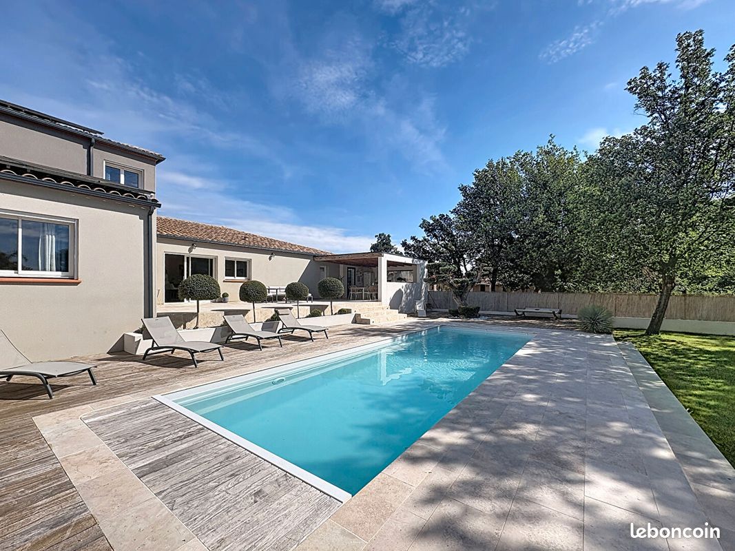 Maison 10 pièces 400 m² · au Soler · 400 m² · 990 000 €