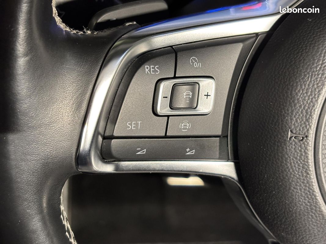 VOLKSWAGEN T-ROC 2.0 TDi 150 R-LINE DSG7 ATTELAGE CAMERA ACC (image 24)